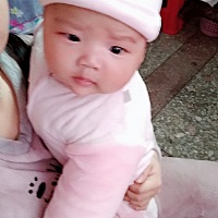 越大越难带、这小家伙坏的很白天睡得香香的晚上就闹