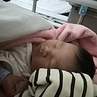 明天可以出院了，看看我的小宝贝，猜猜是男孩还是女孩。
