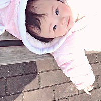 四个多月的宝宝还吐奶 混合喂养！还有大便有时候七八天拉一次..请问各位宝妈.这种情况有没有事？ 四个月...