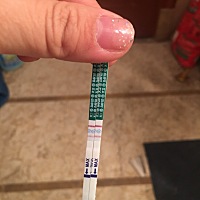 这是怀孕吗？末次月经1月17号，今天早上测又很浅很浅