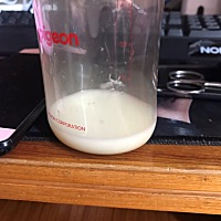 母乳有这个是怎么回事呢，有宝妈知道吗