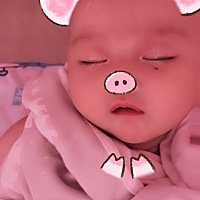 妈妈的责任感越来越强烈了，刚生下来还觉得没了自由，天天想往外跑，现在出去必须带着，一刻不能离开身...