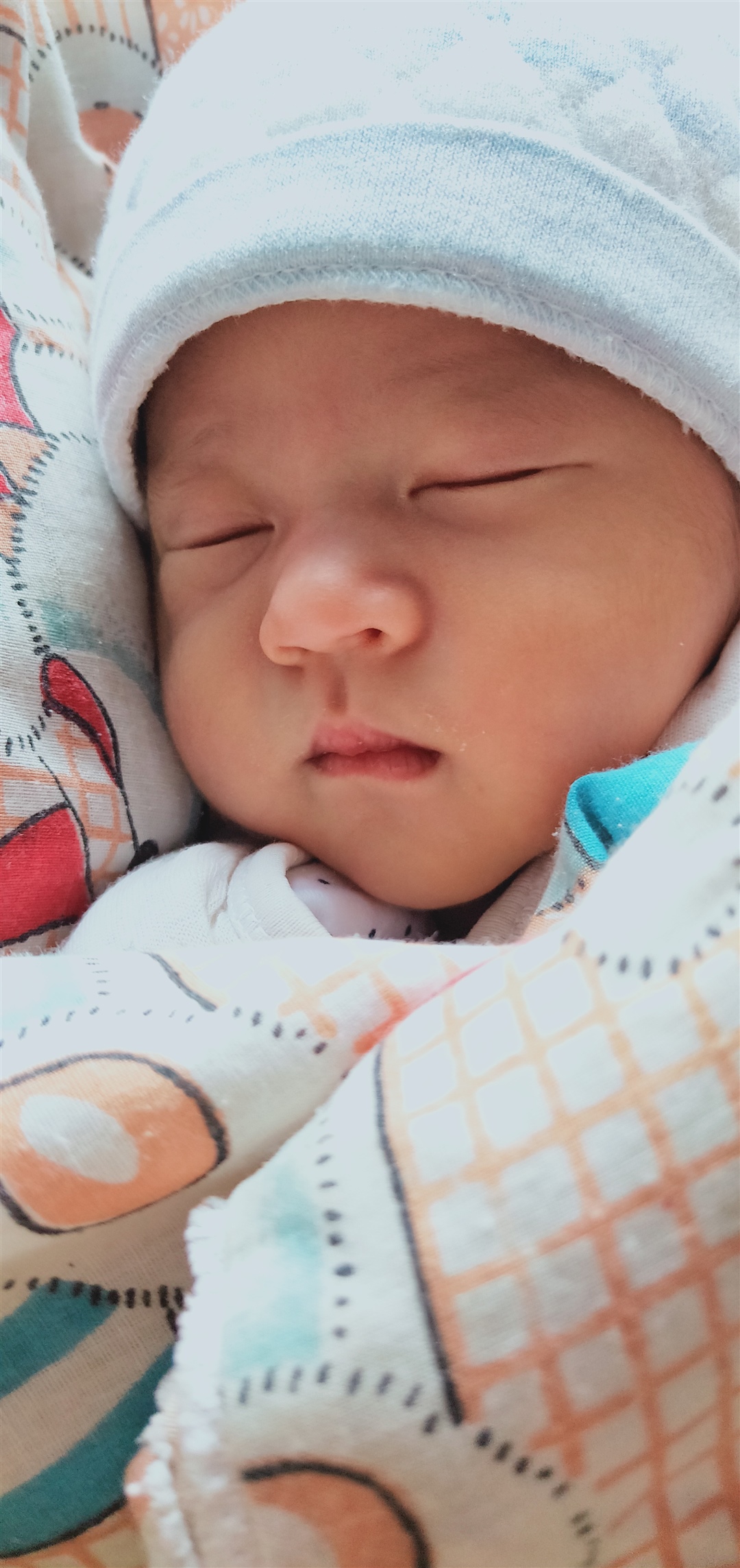 宝贝真乖还会笑