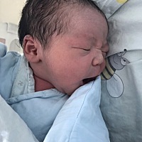3月12日，生下7.8斤男宝一枚。老婆辛苦了！希望宝宝健康快乐成长！