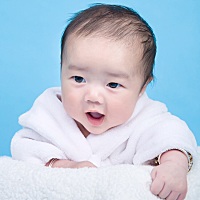 时间过得真快，我家羊宝现在已经3个月了❤️照片是2个月的时候拍的，一直喝佳贝艾特羊奶粉