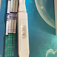 会有假阳性一说吗？会不会是月经快来了，才导致有一深一浅？2月11号月经～今天3月13号没来，最后那一条...