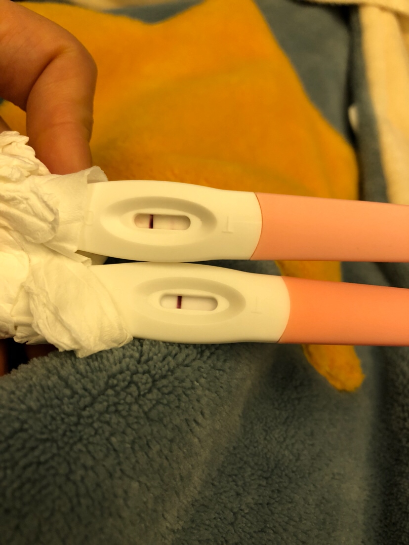 测了两支，一支一道红线，一支一深一浅，有没有怀啊？