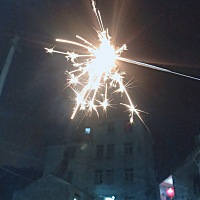 在家带两个宝宝，没有一点的收入，真的感觉自己越来越和外界断了一样，到用钱的时候花的一点都不爽，还...