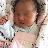 新鲜出炉，八斤半，顺产，男宝，无麻醉撕裂… 生小孩都没有缝伤口痛，一定要提醒医生来一针麻药再缝...