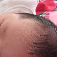 感受下我姑娘这惊人的发量 整个孕期烧心不断