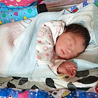 3月8日 剖腹产7斤男宝宝一名