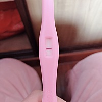 2月5号来的大姨妈，到现在没来，测了一道杠，既然没怀孕那就赶快来大姨妈吧。这样好折磨我。