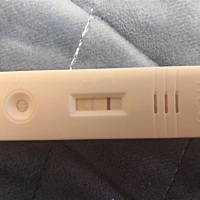 上个月生化了，这个月不知道是真是假，早上测的，晚上回来才看到的，求好运😍，大家帮我看看是不是