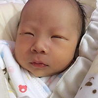出生第六天啦！刚割了个双眼皮～开心🤣