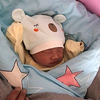 生了，顺产侧切七斤六两男孩，差点要了我的老命，我是开两指的时候打的无痛，根本对我来说不管用，又加...