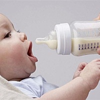 正确冲奶粉的方法你知道吗？ 就算孩子是喝母乳的，但是爸爸妈妈也少不了机会去接触奶粉。冲奶粉可不...