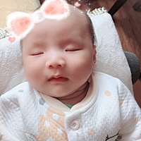 我的小王子一个半月了，睡着的样子是多么的可爱，醒着的时候又特别爱哭闹，麻麻都不知道怎么办才好！