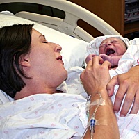 十月怀胎的妈妈们， 在跨过鬼门关见到宝宝的第一面的时候一定是感慨万千的， 但是第一面总归是有些仓促...