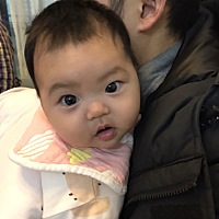 生下来的宝宝丑，不着急扔，养着养着就好看了