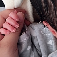 昨天中午十一点十五分喜🉐️我家宝贝猪猪窝头，7斤，麻麻爱你哦😍我的小宝贝[亲亲][亲亲][亲亲]