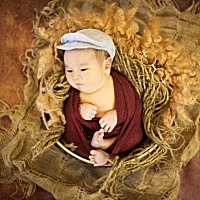 因为牙齿的问题，饭也吃不下睡也睡不好，打了消炎药，断了母乳，晚上都不敢跟小宝一起睡，哎，好心疼啊...