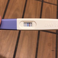 一开始还不相信，两天测都是这样，但是大姨妈还没来😂就用试纸测出来了，到底怀没怀啊，明天来大姨妈