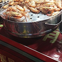 男朋友他老妈说不可以吃鸭蛋  也不可以吃小龙虾    好大的虾   好馋好想吃