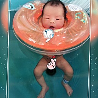 感谢圈里小姐妹们的关心，没有一一回复评论哈。 小🐷崽崽今天出院了，谢谢各位阿姨关注～😄