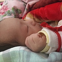 正月十五那天顺产男宝宝7.6斤 高鼻梁 双眼皮 小酒窝的男宝宝