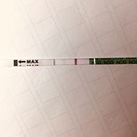 没来月经第三天了，中途放弃备孕今天测出这种什么情况，小姐姐们教教我。