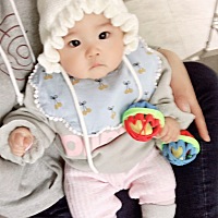 不知不觉宝宝快7个月啦，大家都几个月断奶啊