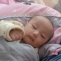 宝宝的脸上已经快好了，两天开始结疤脱皮了，也没有留疤，应该因为涂了这种药膏，这种药膏是一个老中医...