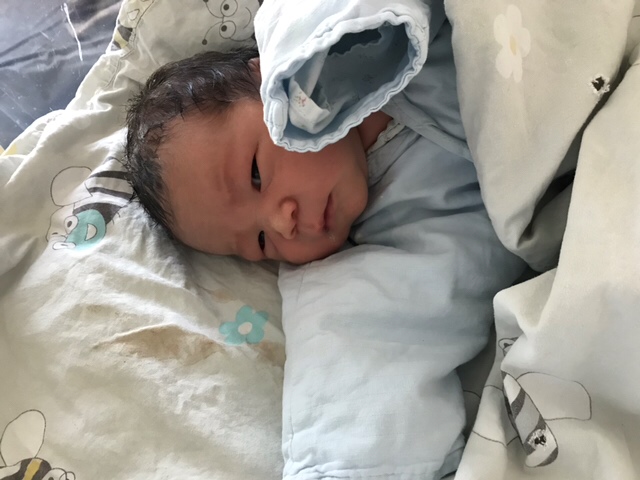 我的眼神是不是很酷啊