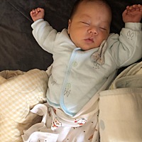 宝宝出生15天就开始拉肚子，一天拉十几次，我是混合喂养奶水少得可怜，带去检查了医生说是生理性拉肚，...