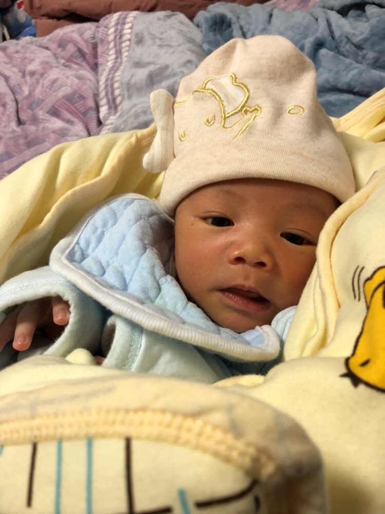 最后一张是半个月左右的照片，怎么那么丑呀，现在3个月了，幸好没丢系列，哈哈哈哈😂