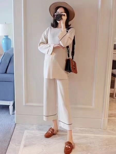 这样的套装，孕麻出门再来一顶遮阳帽，你确定不洋气吗？