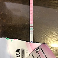 大家帮我看一下，这个排卵试纸我刚用不会看，这个时候要排卵了吗？属于强阳了吗