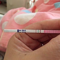 之前软件提示10号排卵期，一直也没有测到强阳，但是有同房，还有5天就大姨妈了，却测到了强阳，难道是要...