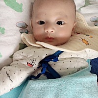 宝贝2个月了，姥姥和👶的合影