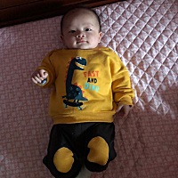 我的宝宝才3个多月就得支气管炎一咳嗽就吐奶都瘦了一圈看着宝宝咳的难受真的好心痛有谁知道咳嗽吃什么好...