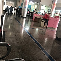 在医院做检查 验血 11点半左右拿报告 我的妈呀 好紧张好紧张 希望肚子里有小宝宝