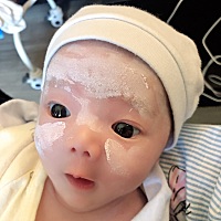 丸子22天啦，今天我们是个大花猫，哈哈😄