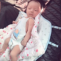 宝宝出生42天开始没来由的哭闹，飞机抱也不行，就让竖着抱，老是一闹三个多小时不睡觉，苦恼😖