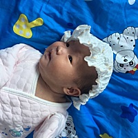 宝宝有点恶心想吐 还吐奶 还刚扎完疫苗 是否有关系？还是孩子胃火过盛？