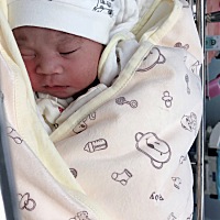 报喜啦～男宝一枚，怀孕的时候所有朋友都说我怀的是个男孩没想到真的是😂18号早上开始宫缩规律，下午...