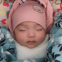 顺产已过一百天，疼痛也伴随着过一百天，值得欣慰的是宝贝漂亮可爱，就是体重长得慢，愁死我了！