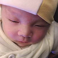 小臭屁真的是一天一个样，每天都要找你说话要你逗他玩，妈妈好爱你哟！健康快乐的长大吧我的宝贝