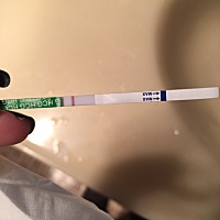 2.4号姨妈结束后就一直没来  小腹有点痛 胸也有点涨 咋回事？？？  几乎两天一测 都是一条杠 各种牌子试...