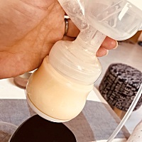 产后第10天 吸奶每次150毫升