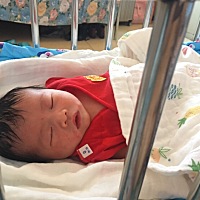 ❤️报喜啦❤️ 2019年3月9日14：09分，顺产轻微侧切，五斤八两女宝宝 8号下午住院没有什么感觉，因...